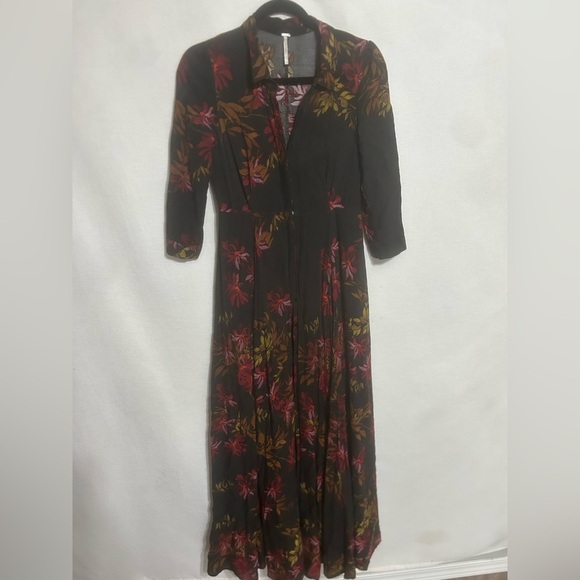 Rare Free People After The Storm Black Red Floral Print Boho Maxi Shirt
Dress 4 - Picture 4 of 11
